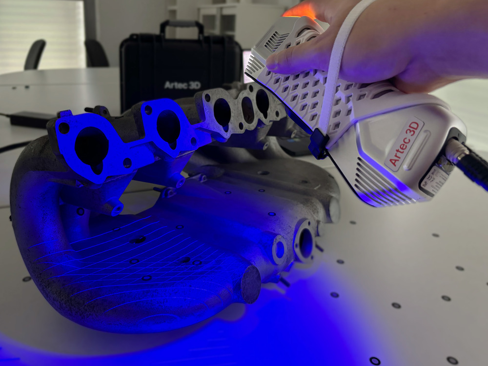 Artec Point being used to scan a medium sized part