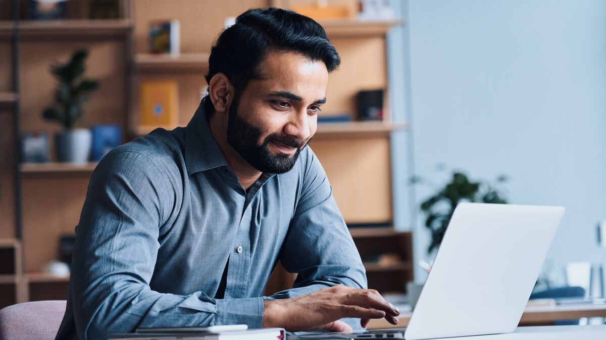 Engineer solidworks learning on a computer