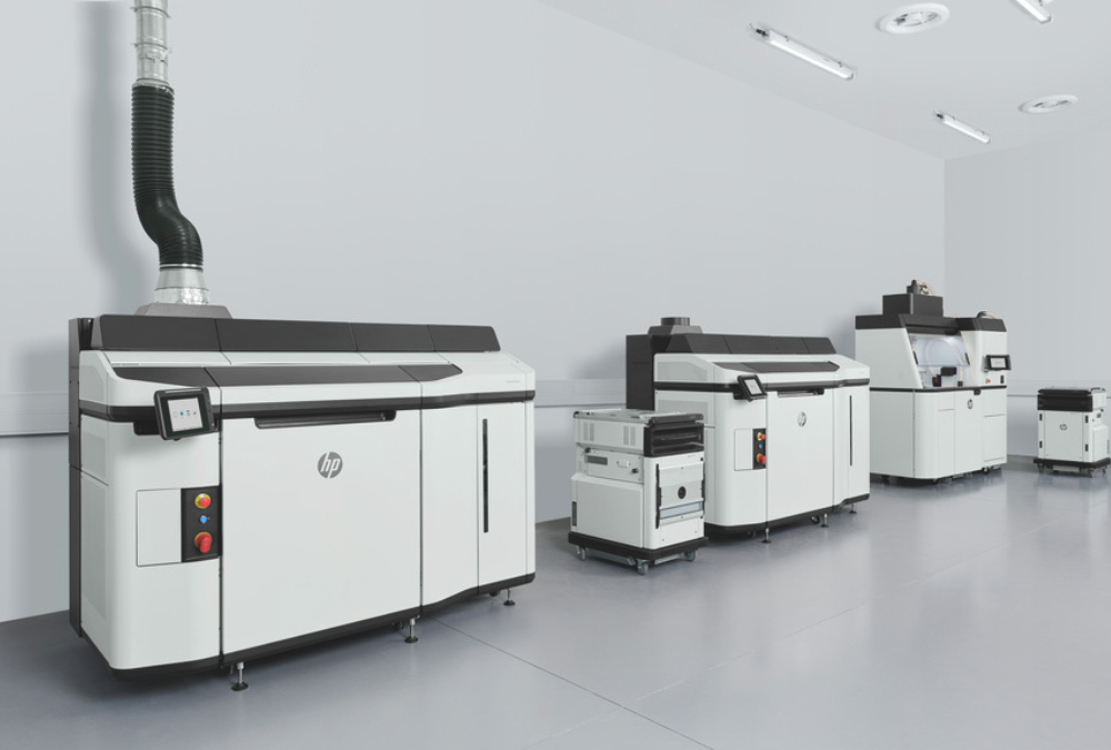 A HP 3D printing lab with multiple 3D printers used for sustainable manufacturing